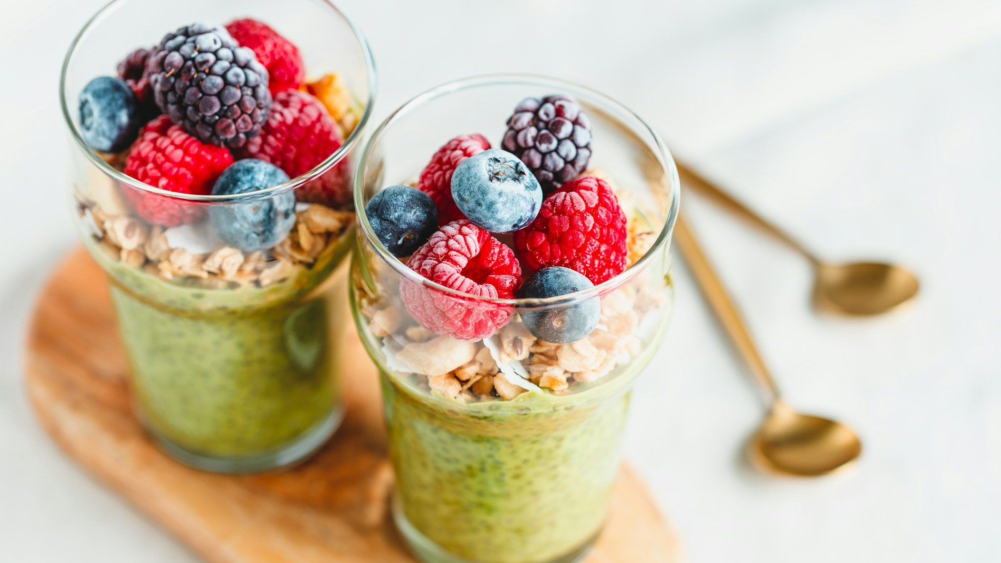 Top view on portions of chia pudding